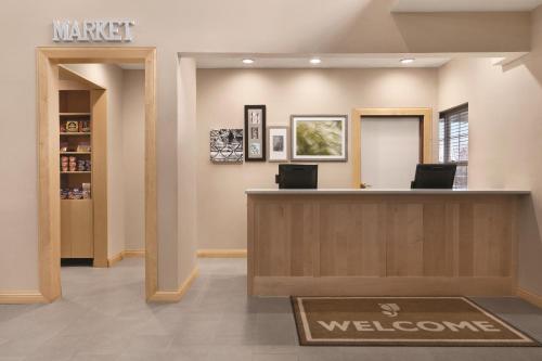 Imagen de los interiores del Hotel Country Inn & Suites By Radisson, Fairborn South,. Foto 16