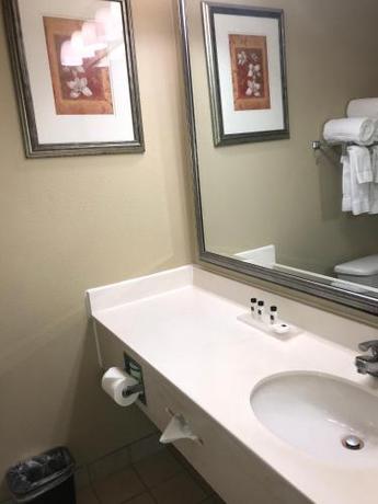 Imagen de la habitación del Hotel Country Inn & Suites By Radisson, Fort Worth. Foto 16