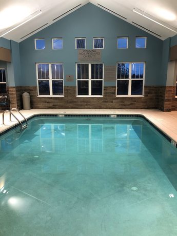 Imagen de la piscina del Hotel Country Inn & Suites By Radisson, Gettysburg. Foto 19