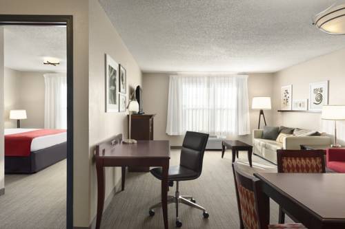 Imagen de la habitación del Hotel Country Inn & Suites By Radisson, Kansas City. Foto 6