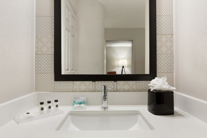 Imagen de la habitación del Hotel Country Inn & Suites By Radisson, Michigan City, IN. Foto 6