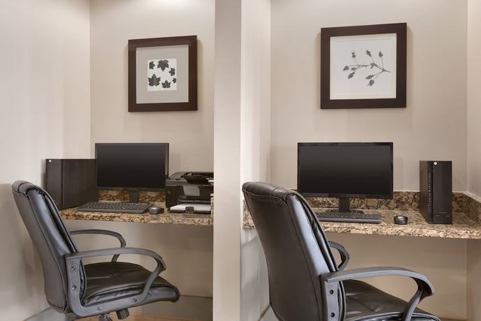 Imagen de los interiores del Hotel Country Inn & Suites By Radisson, Mishawaka, In. Foto 19