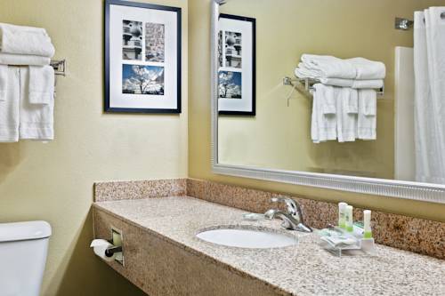 Imagen de la habitación del Hotel Country Inn & Suites By Radisson, Moline Airport,. Foto 6