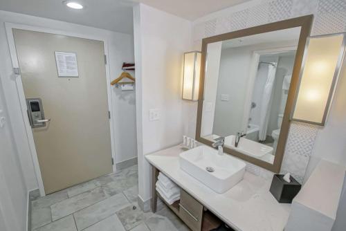 Imagen de la habitación del Hotel Country Inn & Suites By Radisson, New Orleans I-10 East, LA. Foto 19