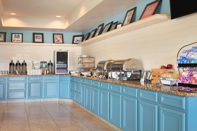 Imagen del bar/restaurante del Hotel Country Inn & Suites By Radisson, Pineville, La. Foto 5