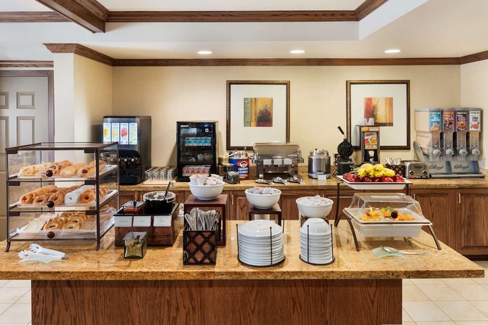 Imagen del bar/restaurante del Hotel Country Inn & Suites By Radisson, Texarkana, Tx. Foto 4