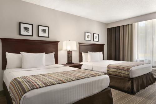 Imagen de la habitación del Hotel Country Inn & Suites By Radisson, Traverse City, MI. Foto 12