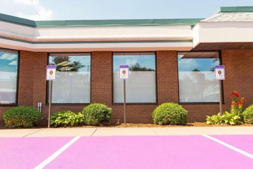 Imagen general del Hotel Country Inn & Suites By Radisson, Traverse City, MI. Foto 2