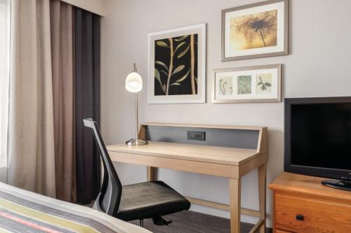 Imagen de la habitación del Hotel Country Inn & Suites by Radisson, Big Flats (Elmira), NY. Foto 11