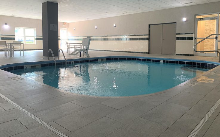 Imagen de la piscina del Hotel Country Inn & Suites by Radisson, Clarksville, TN. Foto 20