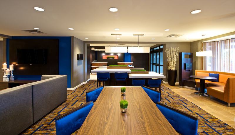 Imagen del bar/restaurante del Hotel Country Inn & Suites by Radisson, Columbus-Edinburgh. Foto 5