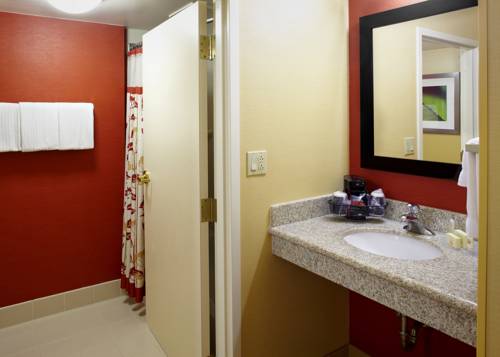 Imagen de la habitación del Hotel Country Inn & Suites by Radisson, Convention Center. Foto 7