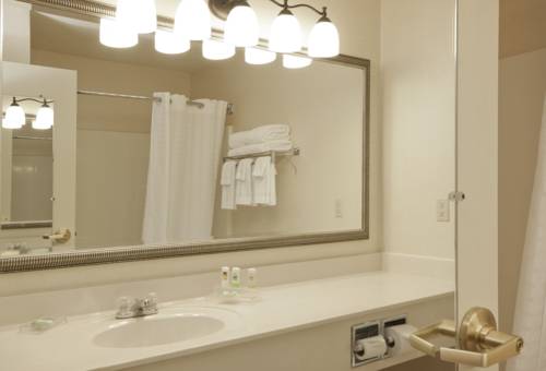 Imagen de la habitación del Hotel Country Inn & Suites by Radisson, Davenport - Quad Cities. Foto 6