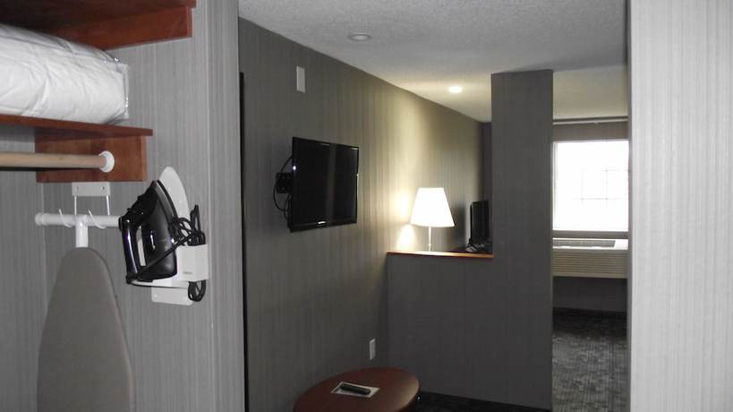 Imagen de la habitación del Hotel Country Inn & Suites by Radisson, Delta Park North Portland. Foto 7