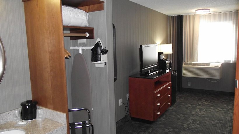 Imagen de la habitación del Hotel Country Inn & Suites by Radisson, Delta Park North Portland. Foto 13