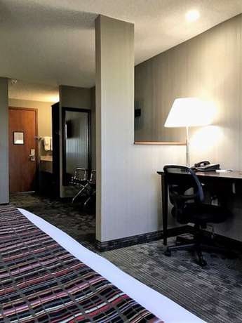 Imagen de la habitación del Hotel Country Inn & Suites by Radisson, Delta Park North Portland. Foto 16