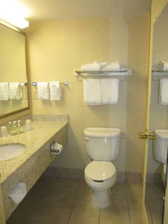 Imagen de la habitación del Hotel Country Inn & Suites by Radisson, Lake George (Queensbury), NY. Foto 13