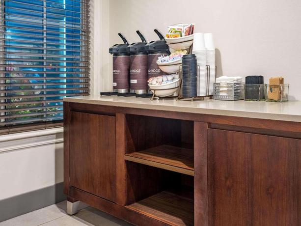 Imagen del bar/restaurante del Hotel Country Inn & Suites by Radisson, Maumee - Toledo. Foto 2