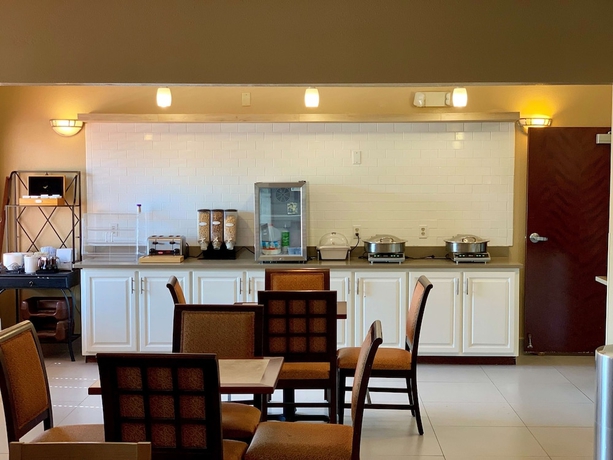 Imagen del bar/restaurante del Hotel Country Inn & Suites by Radisson, Midway - Tallahassee West. Foto 3