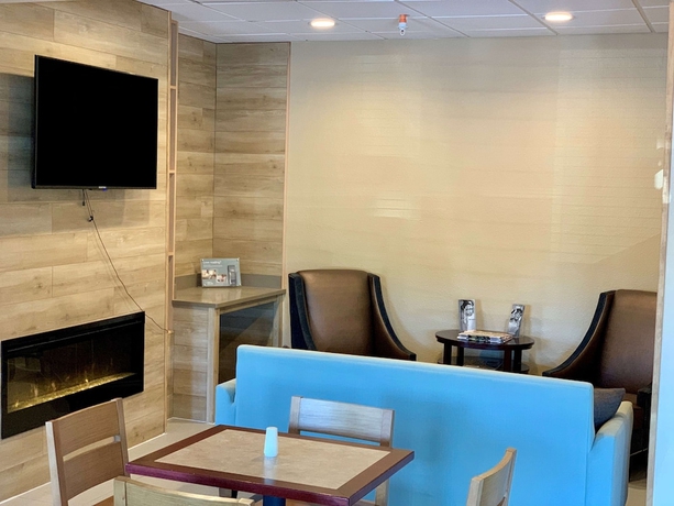 Imagen del bar/restaurante del Hotel Country Inn & Suites by Radisson, Midway - Tallahassee West. Foto 4