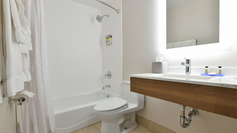 Imagen de la habitación del Hotel Country Inn & Suites by Radisson, Staten Island. Foto 16