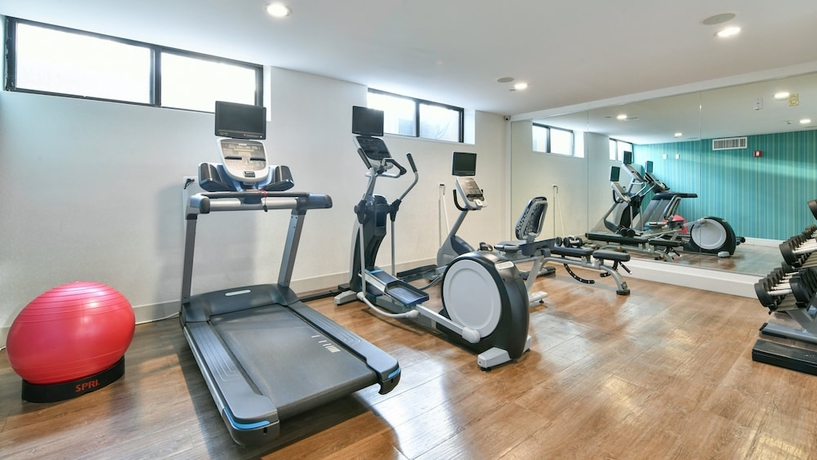 Imagen de los interiores del Hotel Country Inn & Suites by Radisson, Staten Island. Foto 19