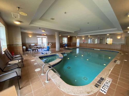 Imagen de la piscina del Hotel Country Inn and Suites By Radisson, Athens, Ga. Foto 20