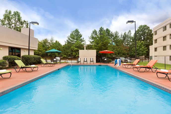 Imagen de la piscina del Hotel Country Inn and Suites By Radisson, Atlanta Airport South, Ga. Foto 20