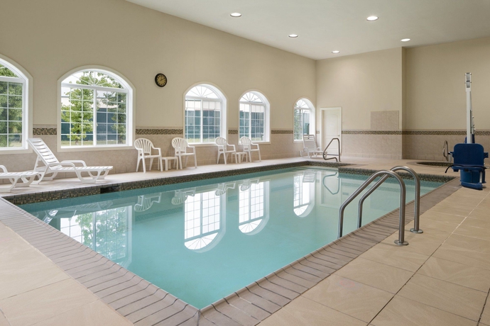 Imagen de la piscina del Hotel Country Inn and Suites By Radisson, Baltimore North, Md. Foto 14