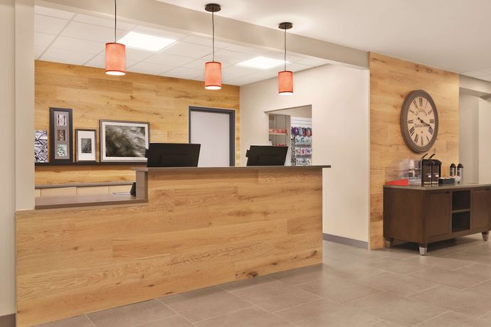 Imagen de los interiores del Hotel Country Inn and Suites By Radisson, Belleville, On. Foto 15