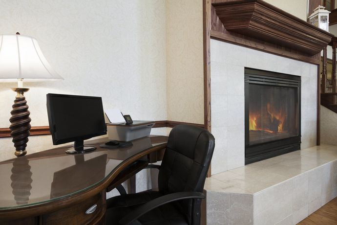 Imagen de los interiores del Hotel Country Inn and Suites By Radisson Bismarck Waterpark. Foto 9