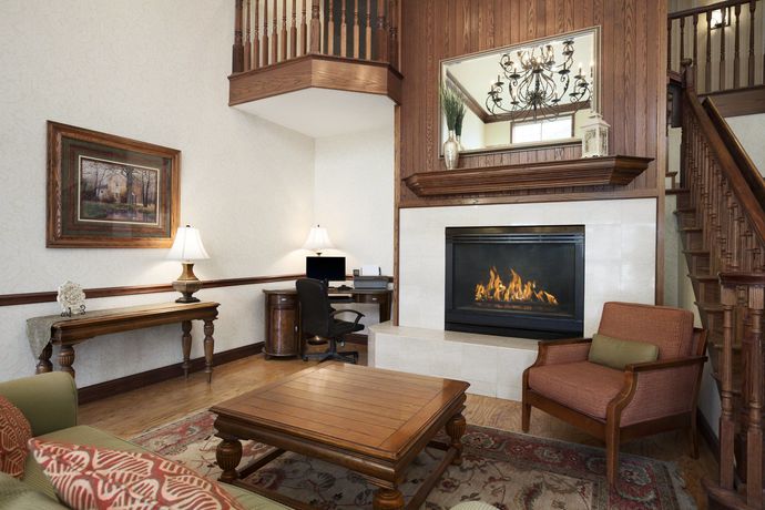 Imagen de los interiores del Hotel Country Inn and Suites By Radisson Bismarck Waterpark. Foto 11