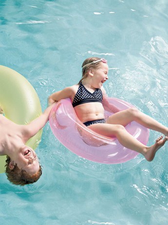Imagen de la piscina del Hotel Country Inn and Suites By Radisson, Brockton (boston), Ma. Foto 20