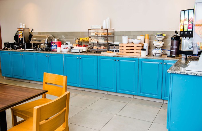 Imagen del bar/restaurante del Hotel Country Inn and Suites By Radisson, Brockton (boston), Ma. Foto 6
