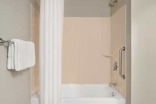 Imagen de la habitación del Hotel Country Inn and Suites By Radisson, Brookings, Sd. Foto 13