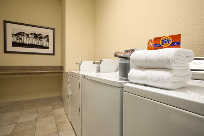 Imagen de los interiores del Hotel Country Inn and Suites By Radisson, Brunswick I-95, Ga. Foto 19