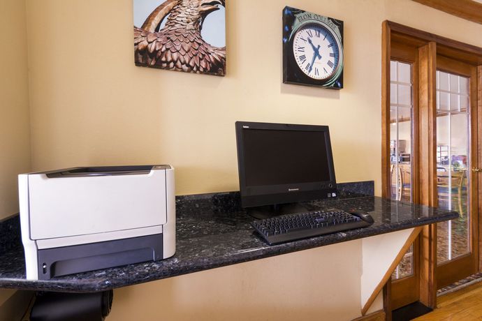 Imagen de los interiores del Hotel Country Inn and Suites By Radisson, Burlington (elon), Nc. Foto 10