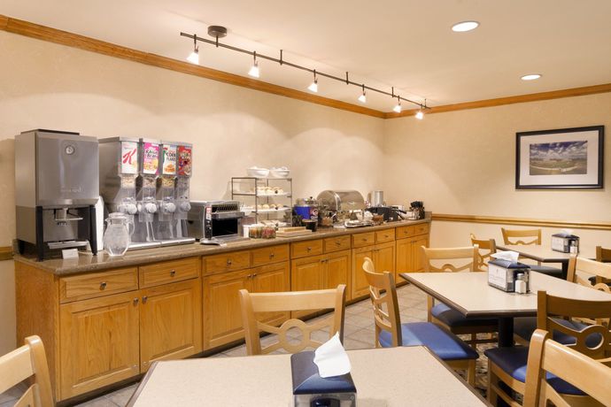 Imagen del bar/restaurante del Hotel Country Inn and Suites By Radisson, Burlington (elon), Nc. Foto 4