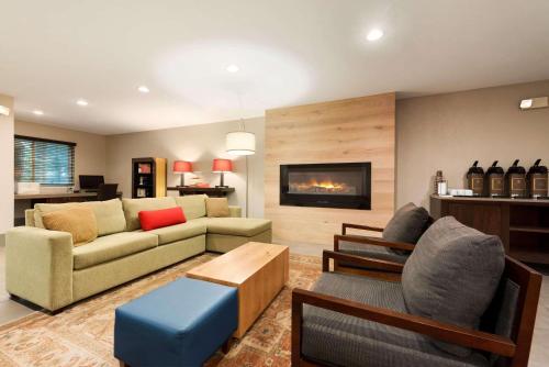 Imagen de los interiores del Hotel Country Inn and Suites By Radisson, Cedar Rapids Airport, Ia. Foto 18