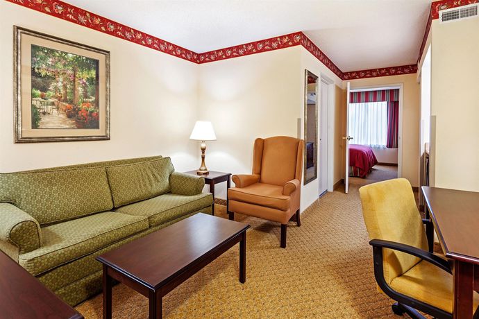 Imagen de los interiores del Hotel Country Inn and Suites By Radisson, Charleston North, Sc. Foto 10