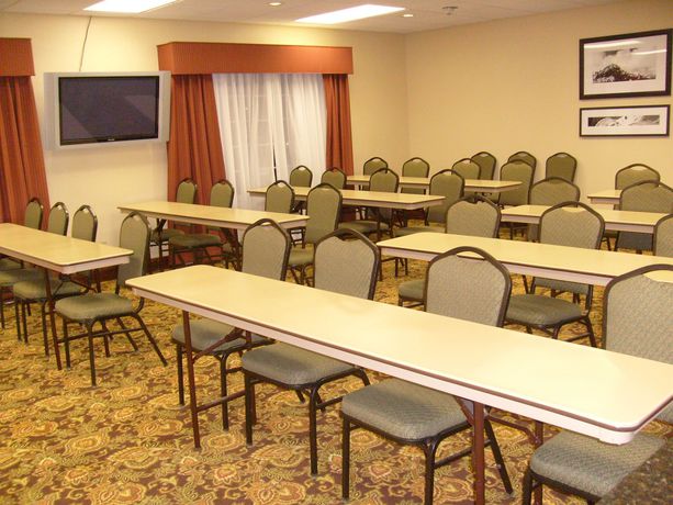Imagen del bar/restaurante del Hotel Country Inn and Suites By Radisson, Charleston South, Wv. Foto 3
