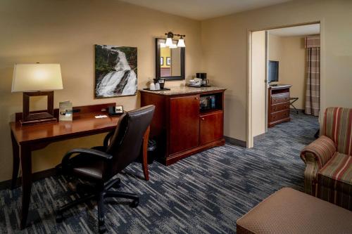 Imagen de la habitación del Hotel Country Inn and Suites By Radisson, Charleston South, Wv. Foto 19