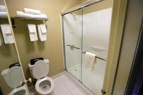 Imagen de la habitación del Hotel Country Inn and Suites By Radisson, Charlotte I-85 Airport, Nc. Foto 15