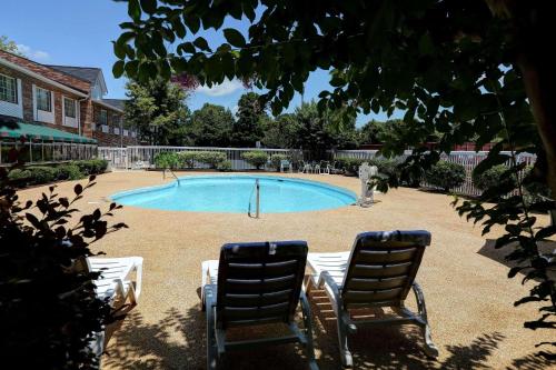 Imagen de la piscina del Hotel Country Inn and Suites By Radisson, Charlotte I-85 Airport, Nc. Foto 19