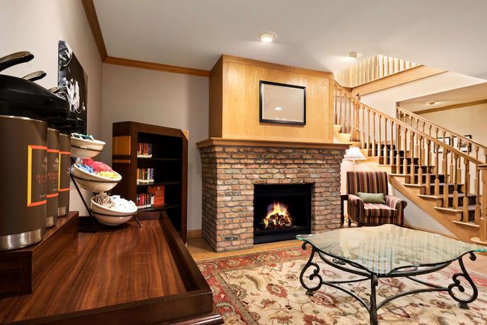 Imagen de los interiores del Hotel Country Inn and Suites By Radisson, Clinton, Ia. Foto 14