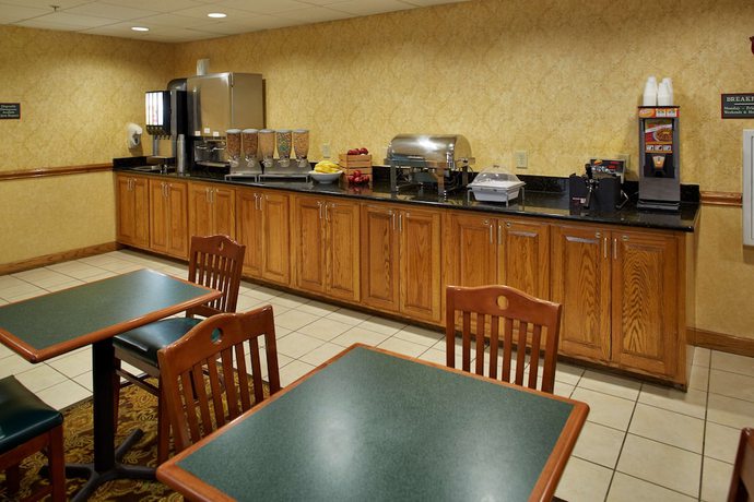Imagen del bar/restaurante del Hotel Country Inn and Suites By Radisson, Columbia Airport, Sc. Foto 7