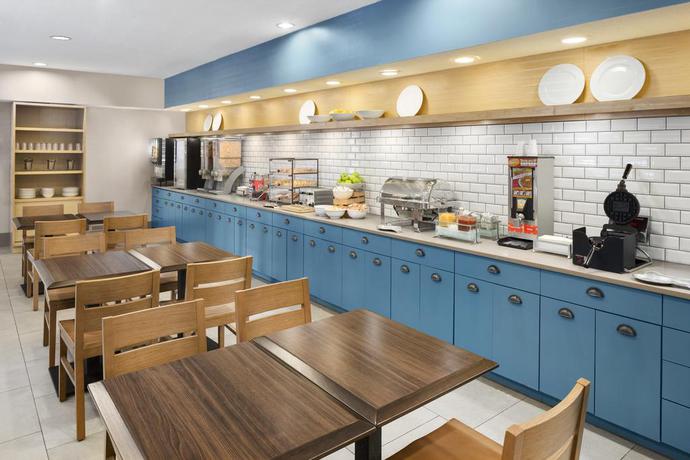 Imagen de los interiores del Hotel Country Inn and Suites By Radisson, Columbus Airport, Oh. Foto 7