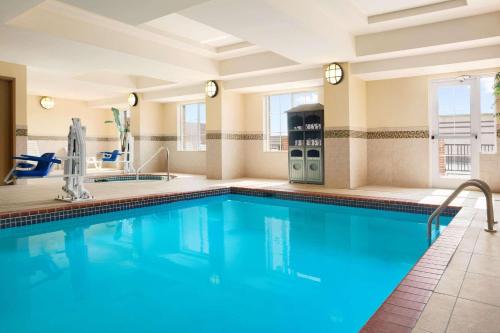 Imagen de la piscina del Hotel Country Inn and Suites By Radisson, Conway, Ar. Foto 20