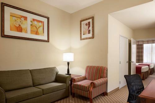 Imagen de la habitación del Hotel Country Inn and Suites By Radisson, Crestview, Fl. Foto 17