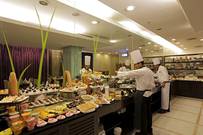 Imagen del bar/restaurante del Hotel Country Inn and Suites By Radisson, Delhi Saket. Foto 2